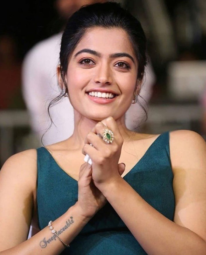 My goddess rashmikha  @iamRashmika How are you my goddess "Obstacles are things a person sees when he takes his eye off his goal. Be determined and reach your goals."Lots of love    love's you worship you, your sincere fan  @iamRashmika  #RashmikaMandanna