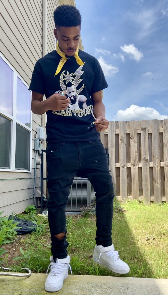 shockvalueworld's tweet photo. ICEYBOYKANE in our SHOOTBACK tee! Now available on https://t.co/phnddsz76l ☪️⚡️☃️❄️ https://t.co/naHvMZ2DNF