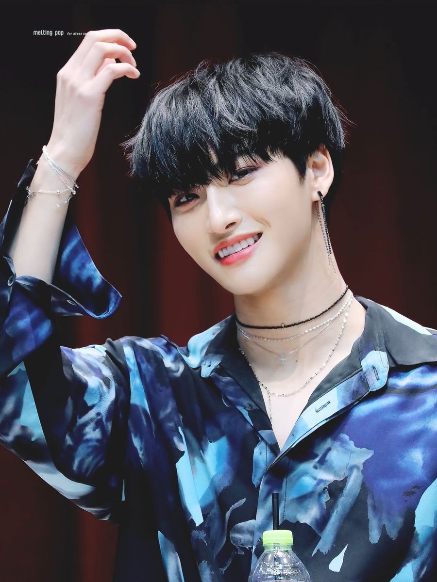 SEONGHWA'S ICONIC LOOK 