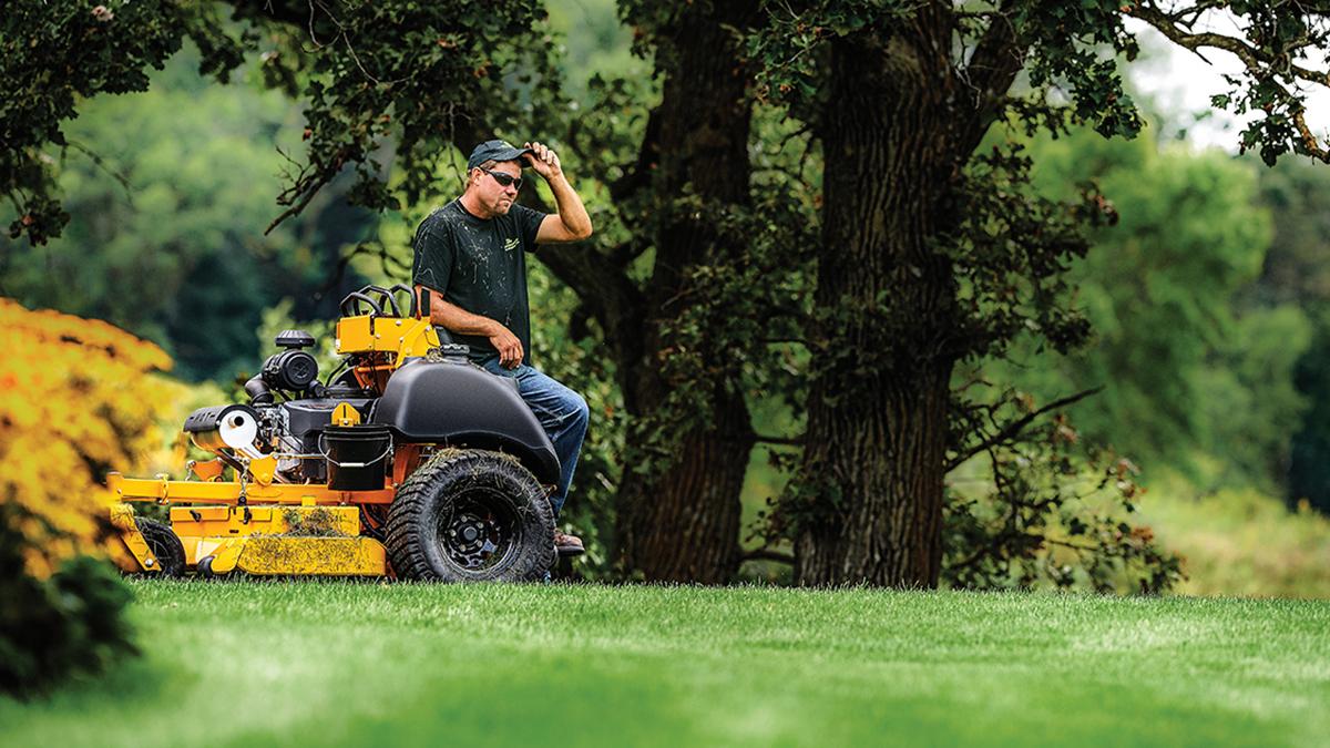 KAWPower's tweet image. Even while the world waited, landscapers helped keep our communities looking sharp. So as summer begins in earnest and the busy season starts ramping up, shouldn’t you ride with an engine that works as hard as you do? bit.ly/2NRkWsi