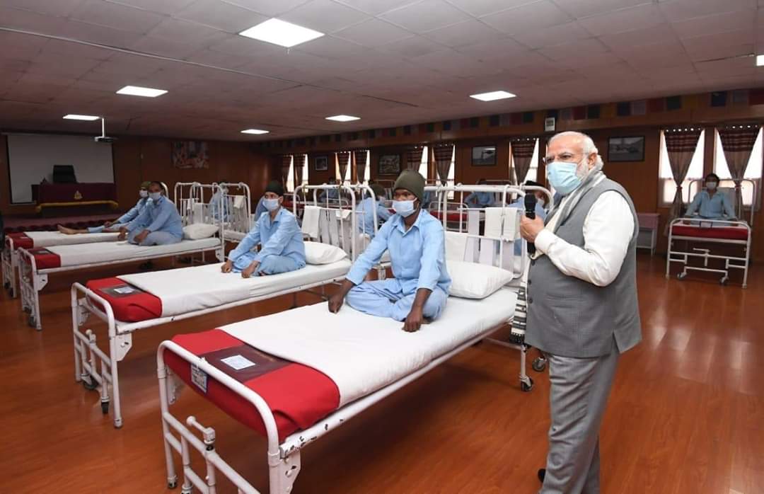 Chandankiawaaz's tweet image. PM Shri @narendramodi met soldiers injured in the Galwan Valley face-off on June 15 in a hospital in Leh.
#ModiStrongestPmEver
#ModiInLeh #ModiinNimu #GalwanValley