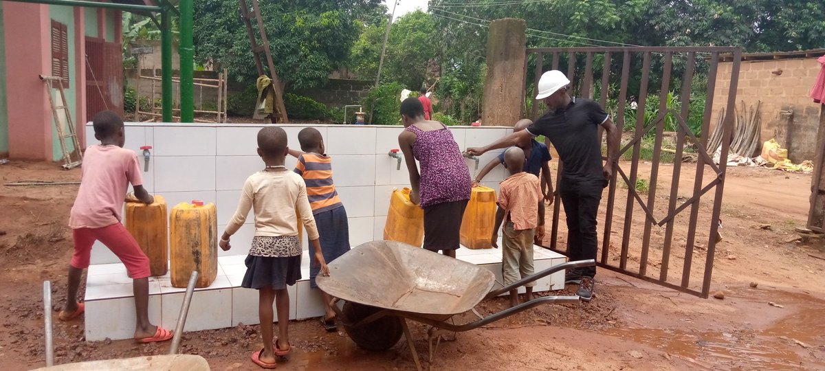 CCONNECT8's tweet photo. Solar powered borehole https://t.co/Bfjm7NaKy5