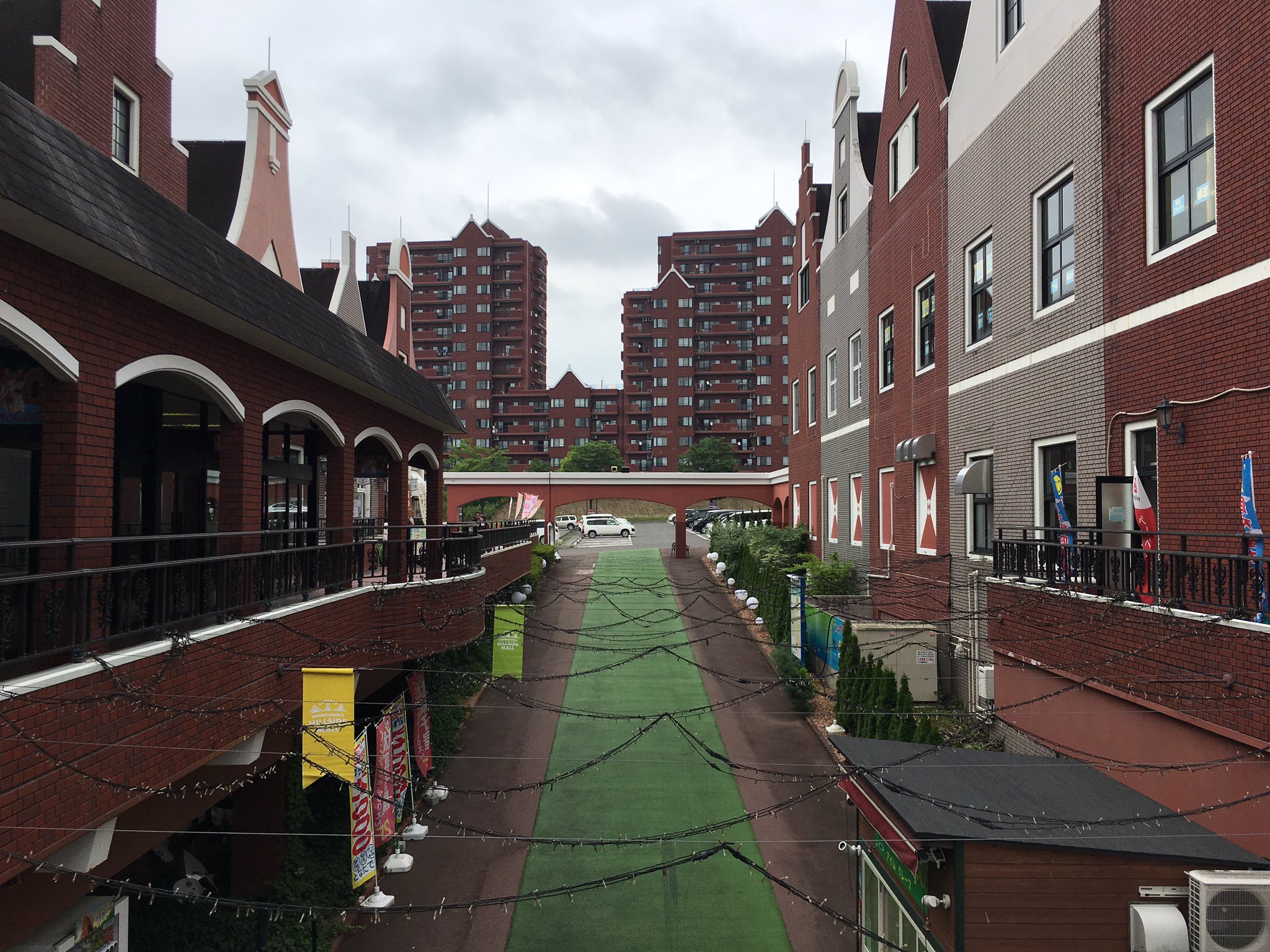 ユージン そしてもう一つ 錦ケ丘ヒルサイドモール 青葉区錦ケ丘 こちらはヨーロッパのような雰囲気がある イギリス や北欧のデンマーク スウェーデン ぽい 行ったことないけど 笑 コロナ禍 海外の雰囲気 外国みたい 仙台泉