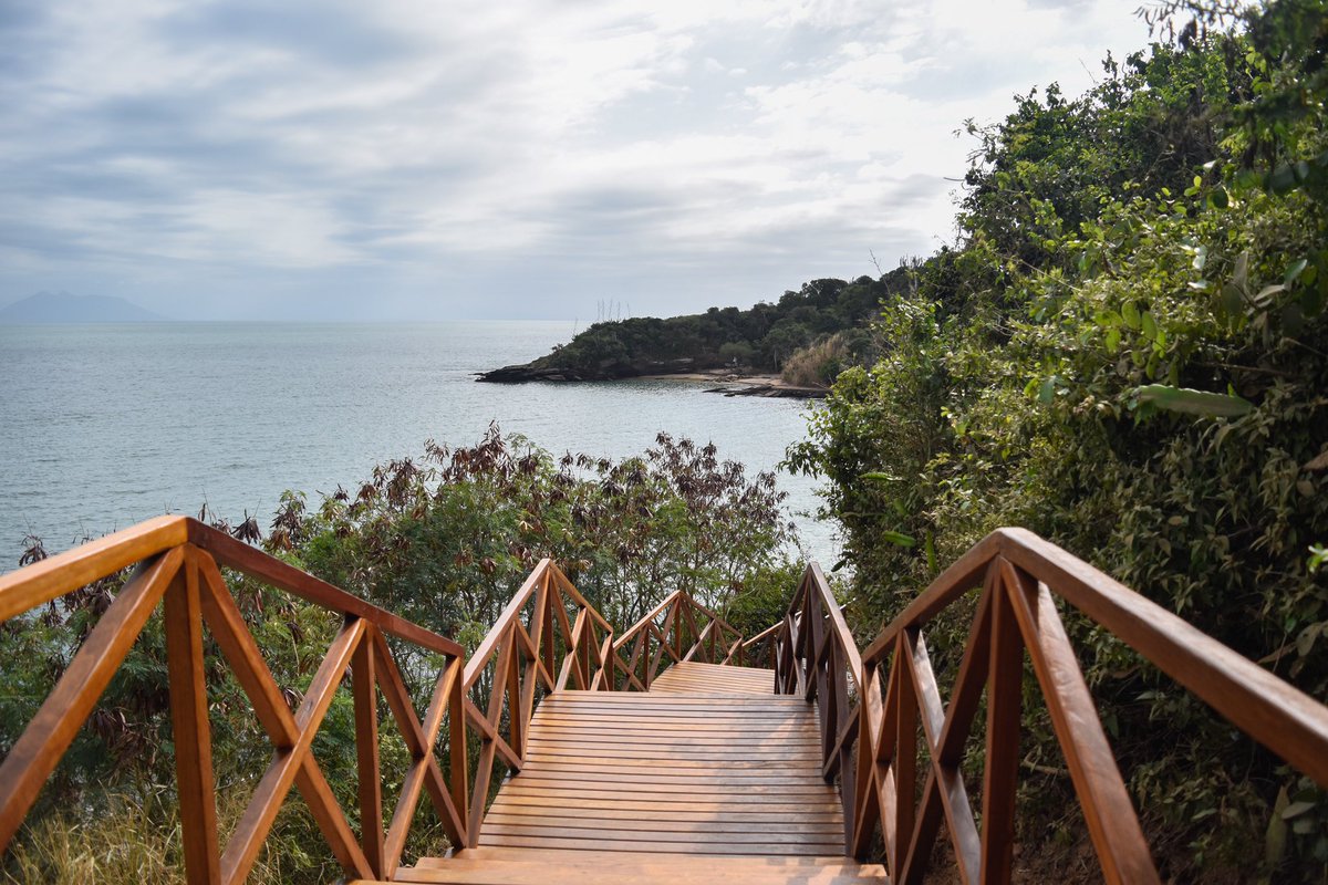 prefbuzios's tweet photo. A Prefeitura de Búzios informa que a nova escada de acesso à Praia da Azeda, um dos principais pontos turísticos da cidade, está pronta.

#PrefeituraDeBuzios #Buzios #PraiaDaAzeda https://t.co/mfipT7tTXZ