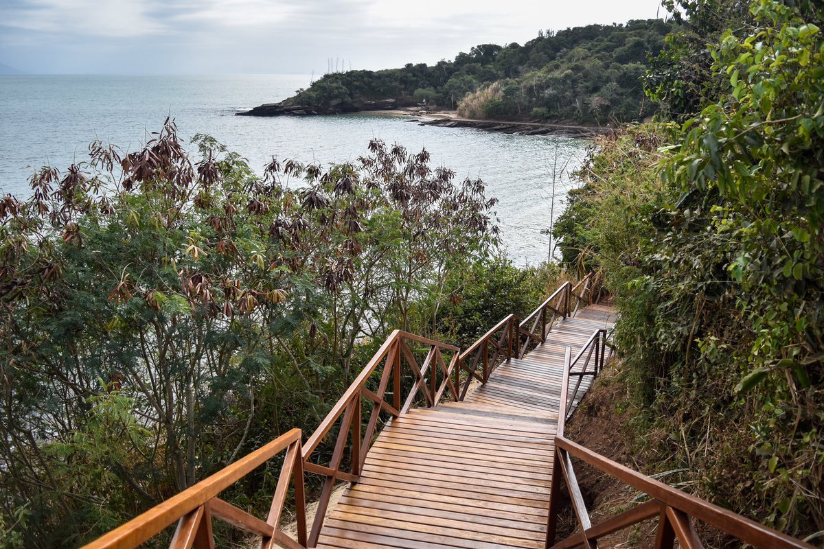prefbuzios's tweet photo. A Prefeitura de Búzios informa que a nova escada de acesso à Praia da Azeda, um dos principais pontos turísticos da cidade, está pronta.

#PrefeituraDeBuzios #Buzios #PraiaDaAzeda https://t.co/mfipT7tTXZ