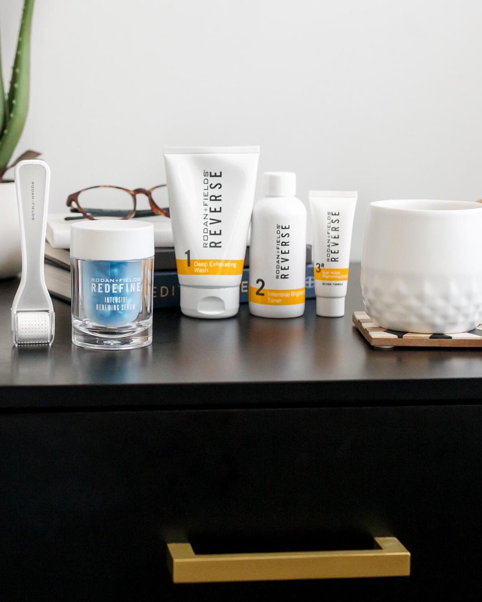RFSkincareEnth1's tweet photo. Using the Amp MD derma-roller to rev up my Reverse Brightening Regimen results and see smoother, firmer, brighter skin. 🙌🏽
Ready to #ExperienceRF for yourself?
#ReverseBrightening
#AmpMD
#GiveItAGlow https://t.co/7DZyXb8hXD
