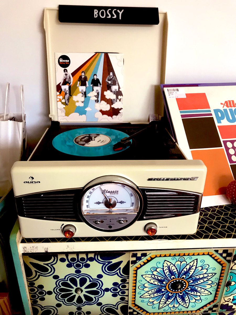 Sugaspunsista74's tweet photo. Oh my π what a gorgeous piece of vinyl #SundayLoveIn might be my new favourite track ππ»@MoonsOfficial @andyjcrofts https://t.co/SlBNHGzQj3