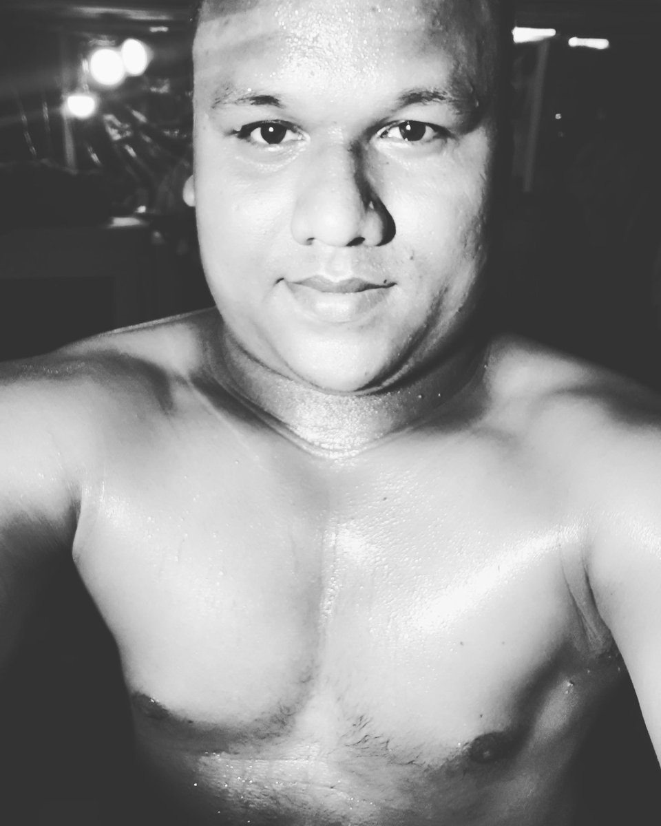 AnilPistal's tweet photo. #_PAPA की परछाई,
माँ का #_HERO😎,
#_DOSTO👬 की शान,
गर्लफ्रेंड की #JAAN💕
यही तो #HAMARI है पहचान ! ..(Rajbhar..ji...) https://t.co/0fDOJEICF9