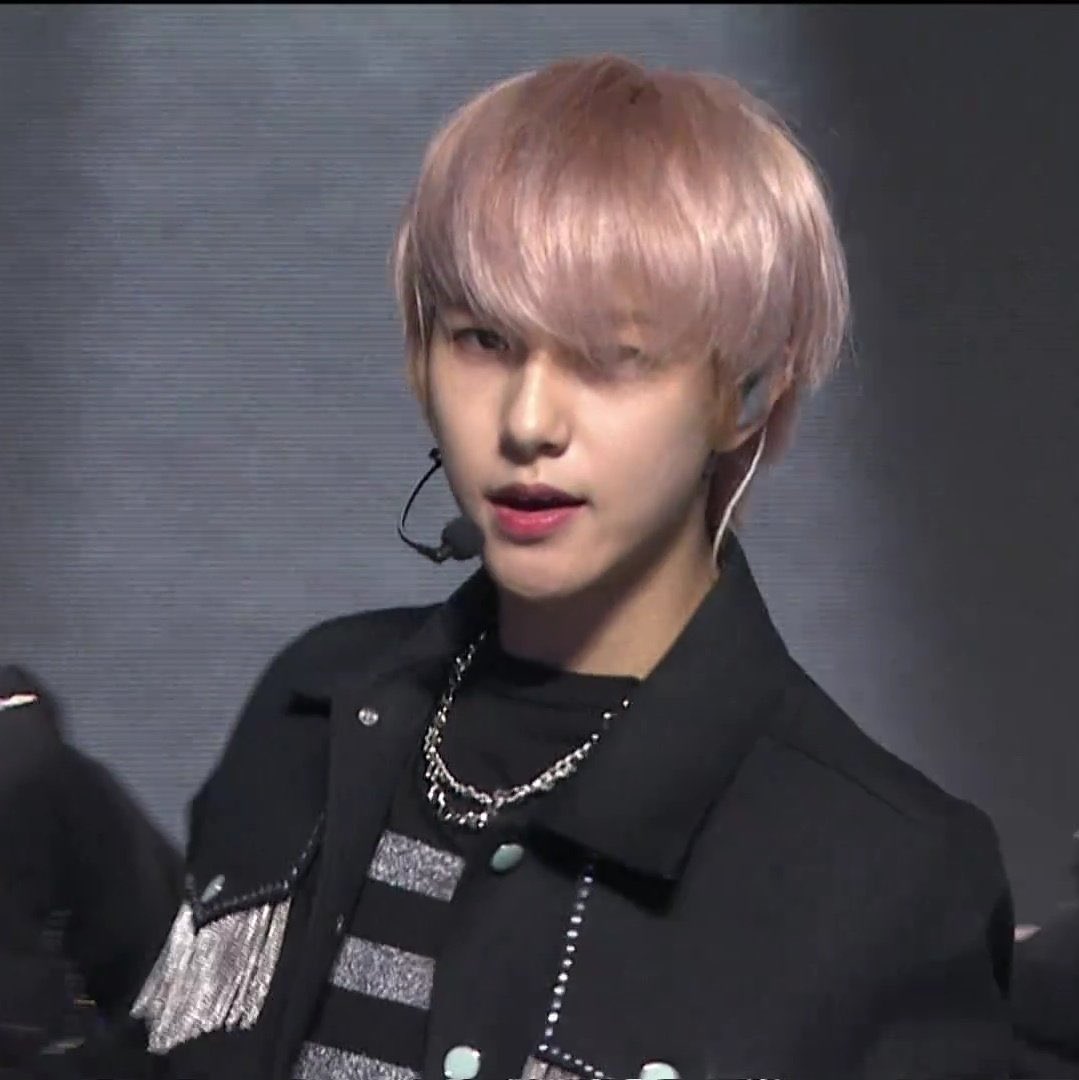pixiernjun's tweet photo. we got ʳᵉⁿʲᵘⁿ content and 𝖗𝖊𝖓𝖏𝖚𝖓 content on the same day I’m screaming https://t.co/y9p2tvvW1m