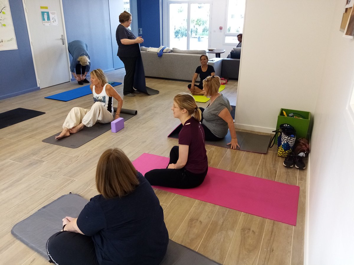 Cette semaine, dessin animé, yoga des activités partagés ensemble pour les habitants de la résidence de Jacques Prévert de <a href="/SEQENSofficiel/">Seqens</a> à <a href="/Guyancourt78/">Guyancourt Actu</a>. Merci à Yvan de <a href="/Recipro_Cite/">Récipro-Cité</a> d'impulser la dynamique des résidents pour le  #VivreEnsemble. <a href="/ApesDsu/">L'apes</a>