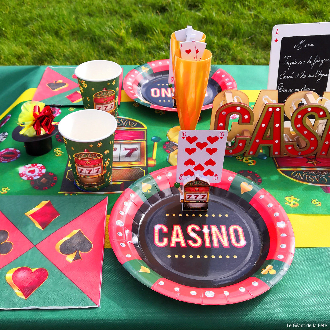 Faites vos jeux 🎰 Voici une idée de décoration de table pour une soirée poker entre amis.
Tous les articles sont disponibles sur le site et en magasin ➡️bit.ly/2ZCXJQ4
