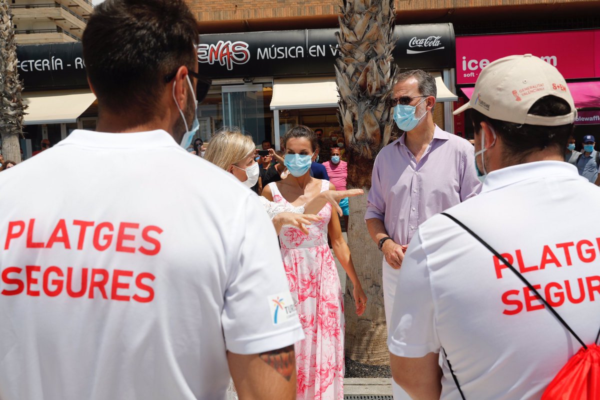 CasaReal's tweet photo. Paseo marítimo de la Playa de Levante de Benidorm https://t.co/VlbFZF8MqJ https://t.co/ZLaCCnDSah