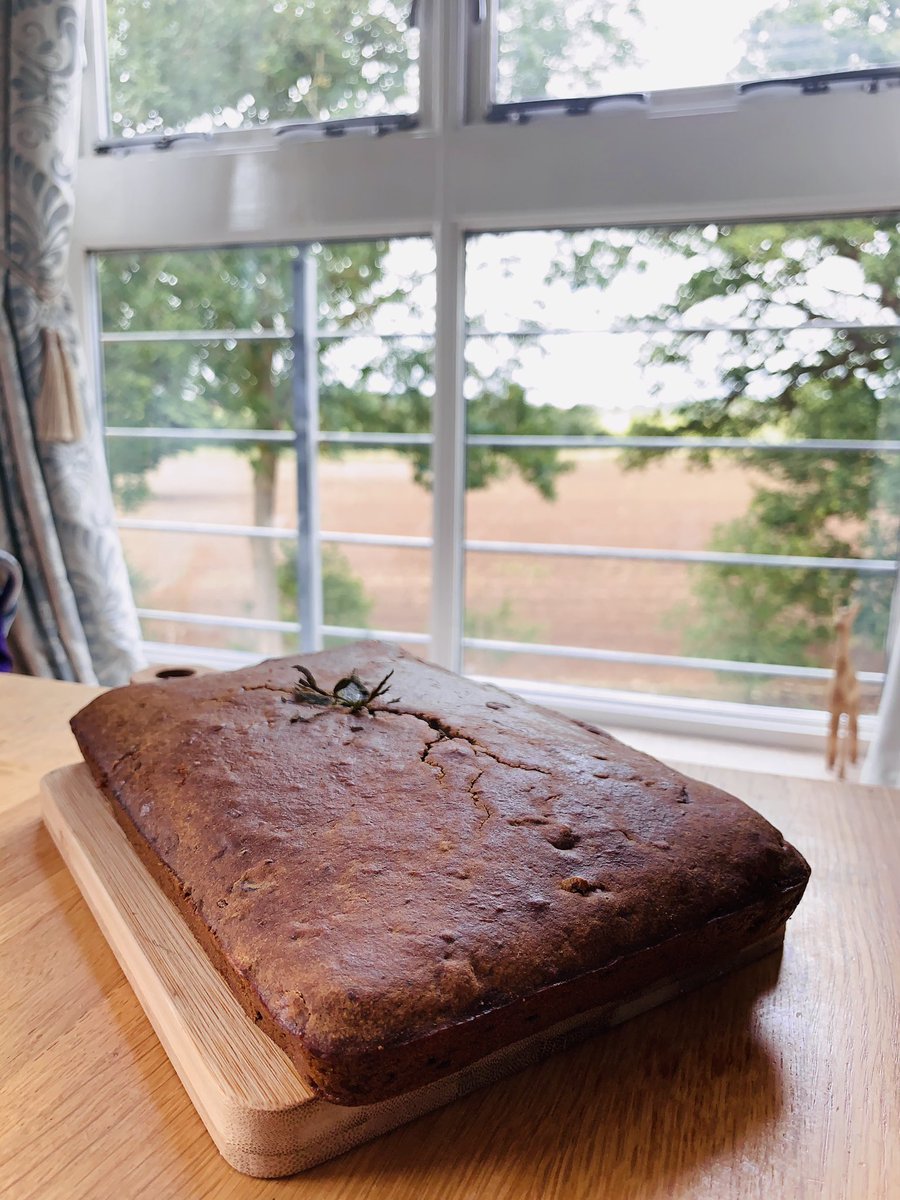 Miss_NHoque's tweet image. @osa_food It's a Date and Coffee bread Friday. Ingredients: plain flour, chopped dates, hot brewed coffee, a hint of sugar, baking soda and a dash of salt, garnished with fresh mint leaves on top.

 #datebread #baking