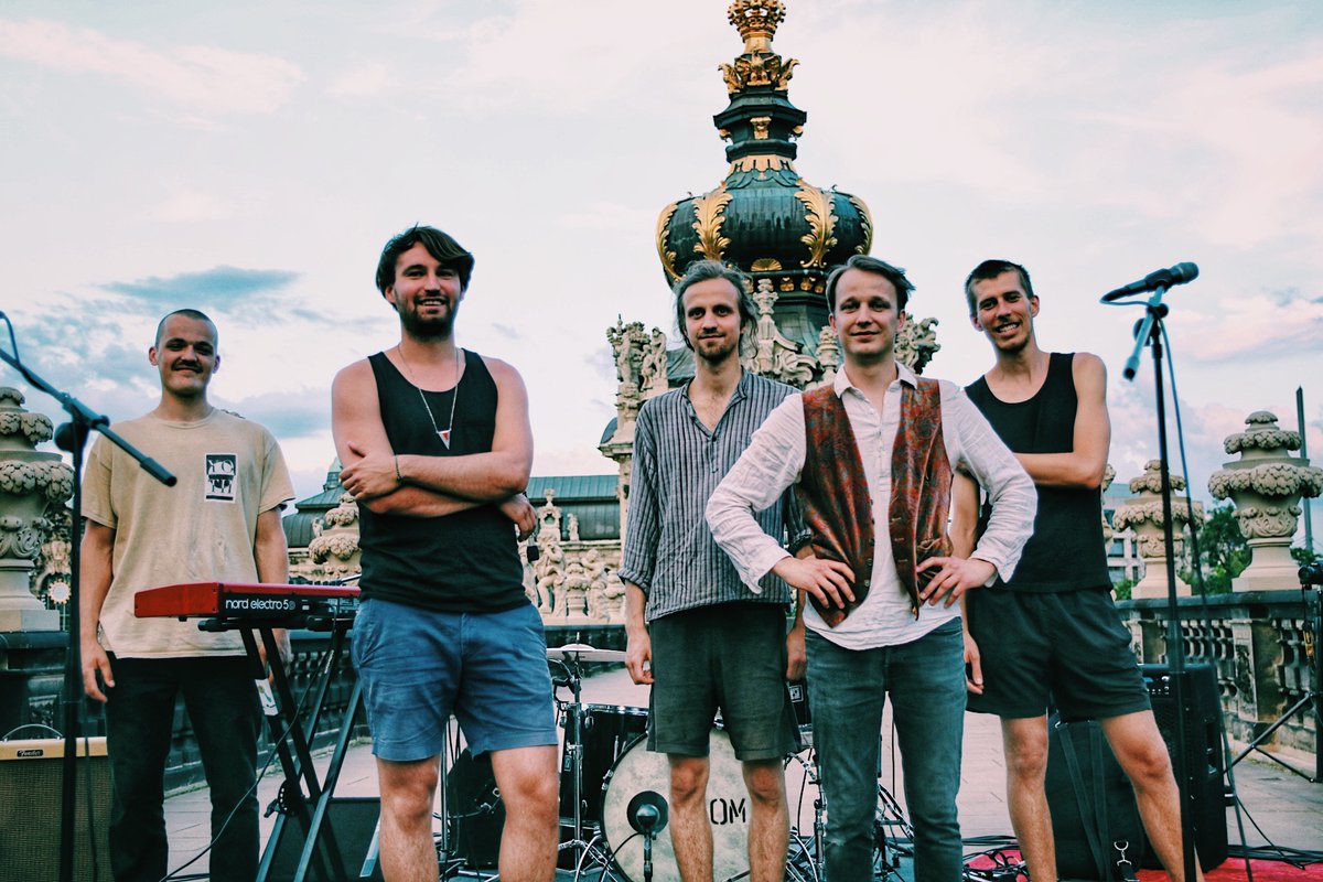 zweikanaldd's tweet photo. +++ #SKW2020 l Show #1 +++ Fulminanter Start in die #VisitDresden #Sommerkonzertwochen gestern Abend vom Dach des Dresdner Zwingers mit den fantastischen #OgromCircus! 

👉Next Show: @ESKEI83, Do.: 09.07., 20 Uhr (live auf Facebook) 

#Dresden @visit_dresden https://t.co/bUvaUEdwUW