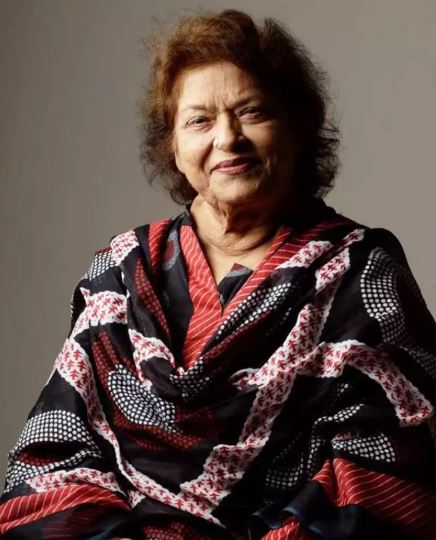 TulseaTalent's tweet photo. She was beyond being a choreographer, a master, an institution - she personified Bollywood. With innumerable gems, she kept all of India dancing to her hook steps - on screen and off it. Her legacy will light the way as long as films are being made here! Rest in peace #SarojKhan https://t.co/G1uCZdgxjx