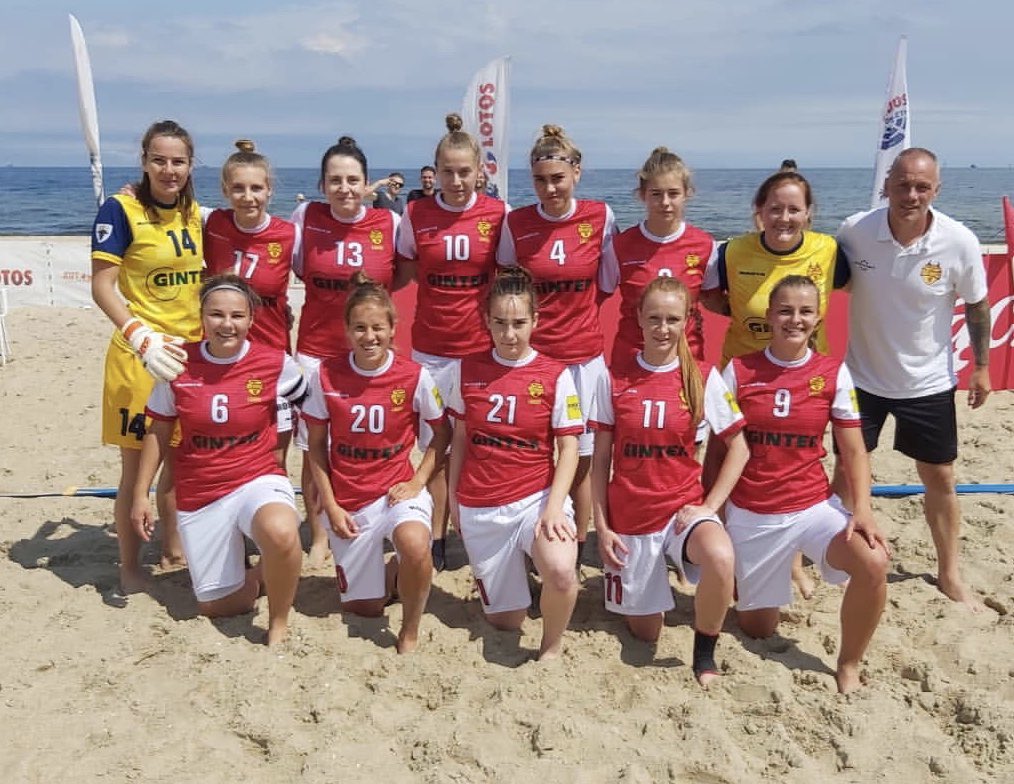 rd_futsal's tweet photo. 1 mecz Pucharu Polski kobiet w beach soccera:
Red Devils Ladies Chojnice - Plon Błotnica Strzelecka 4:3 (0:1, 4:1, 0:1)
bramki: Alicja Zając 2, Agnieszka Szultka, Aleksandra Sudyk

Po zaciętym spotkaniu nasze dziewczęta odniosły zwycięstwo 4:3 nad rywalkami z południa Polski!!! https://t.co/XwL3kGO5Mc
