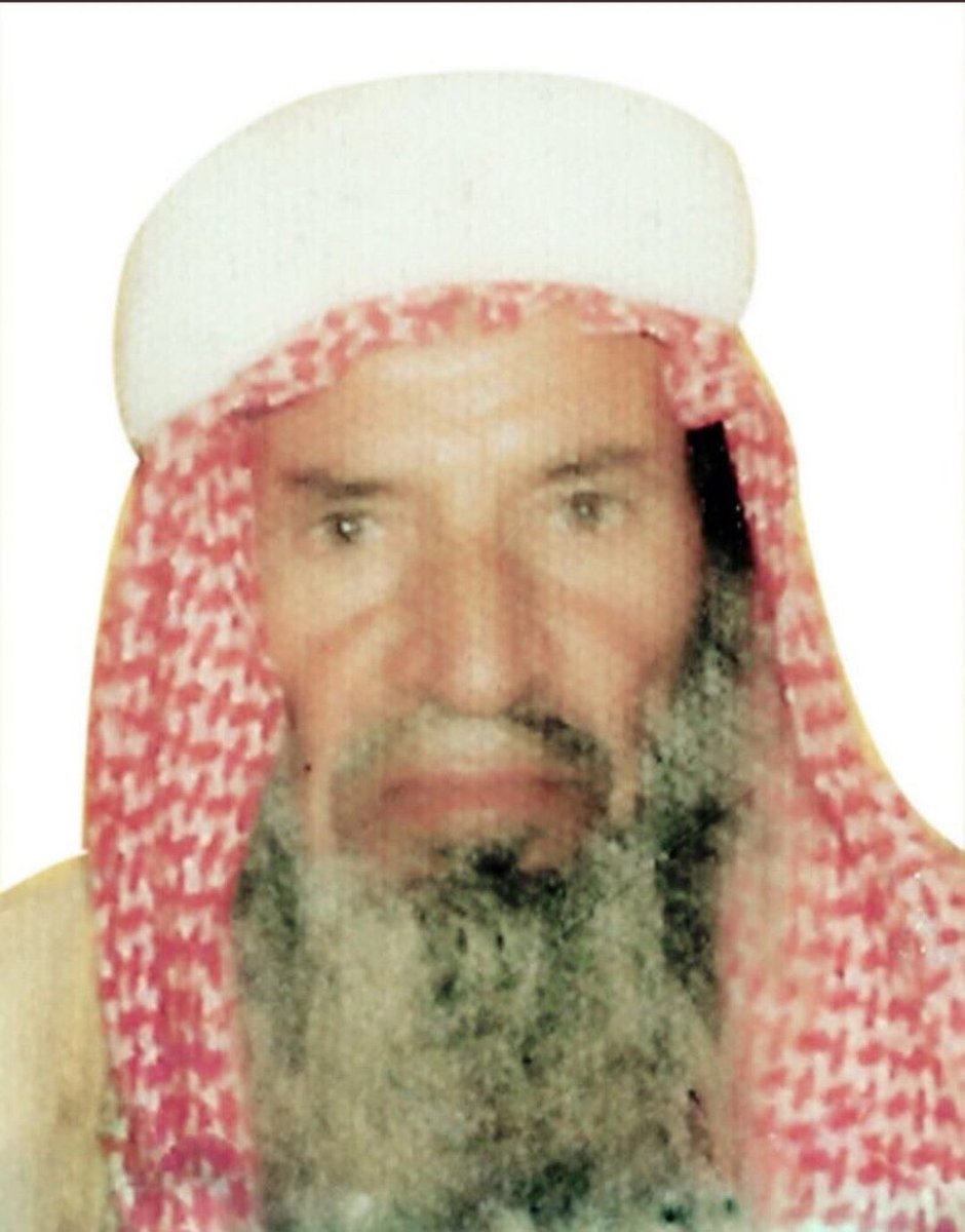 dhh14000's tweet photo. خلف بن لابد ابا الخساير البجيدي
"رحمه الله"
علمٌ في رأسه نار .
عُرف بشخصيته القيادية والإيثار والأعمال الجليلة .
كان يُسمى حي الرابية ببريدة بحي "اللابدية" نسبةً له .
خلف خمسة من الأبناء .
تُوفي في الجامع الذي أسسه منتظراً إقامة فريضة العصر في أول أيام شهر ذي الحجة من عام 1416هـ https://t.co/VnNu9gOU14
