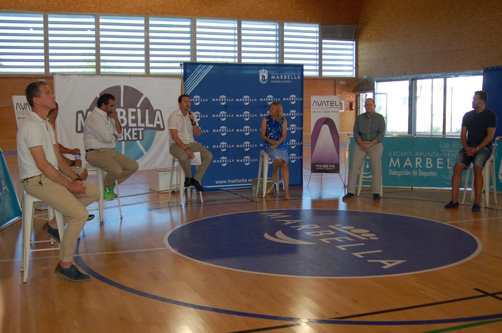 MarbellaBasket's tweet photo. Un día histórico para el baloncesto de Marbella. El CD Marbella Basket se presenta oficialmente. Gracias al @Ayto_Marbella, a @Del_DepMarbella, a @FAB_Malaga, a @AvatelTelecom y al campeón Carlos Cabezas por su apoyo explícito y su presencia en rueda de prensa celebrada hoy. https://t.co/OkZOSqbLHy