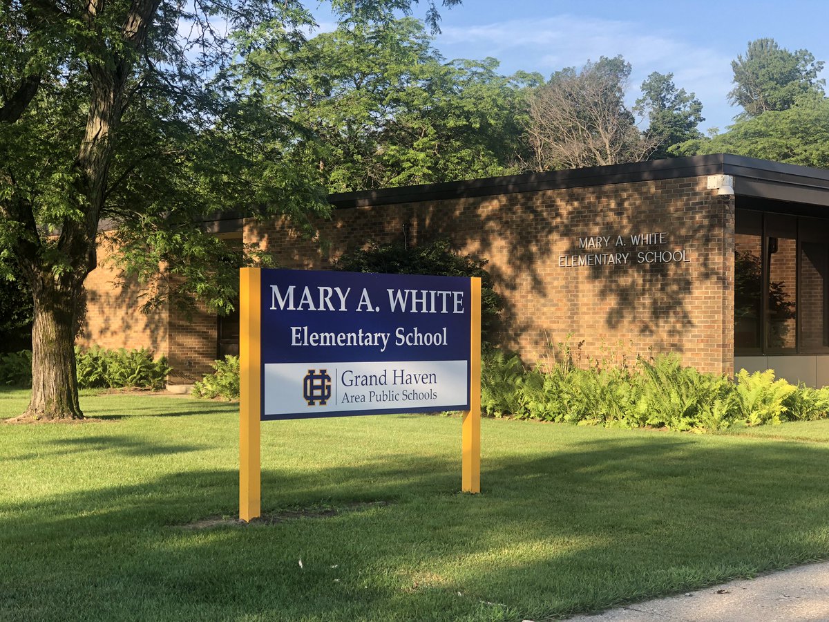 ghapsmaryawhite's tweet photo. Happy Friday! From our families to yours we wish you a safe and fun filled weekend!
#GHAPS #UsInMustangs https://t.co/6Z0rpTPiNx