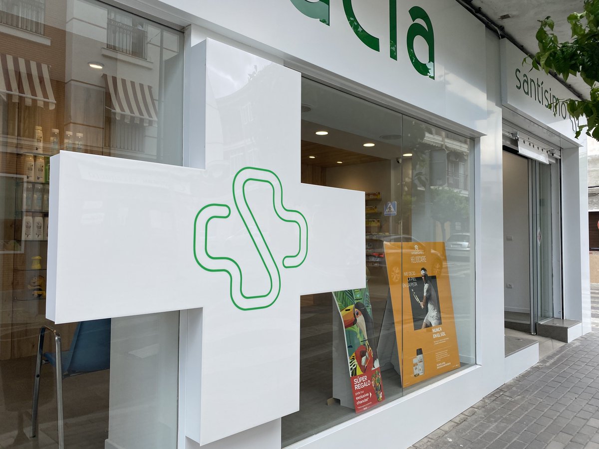 RotulosStudio's tweet image. Espectacular el cambio de concepto de la fachada de la FARMACIA SANTISIMO de Motril.
#revestimientofachadas
#compositealuminio
#fachadasfarmacias
#rotulosgranada
#rotulosstudio