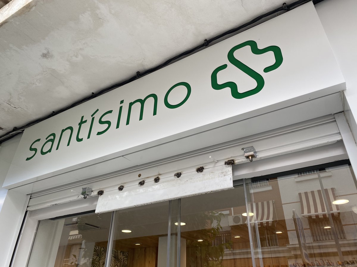 RotulosStudio's tweet image. Espectacular el cambio de concepto de la fachada de la FARMACIA SANTISIMO de Motril.
#revestimientofachadas
#compositealuminio
#fachadasfarmacias
#rotulosgranada
#rotulosstudio