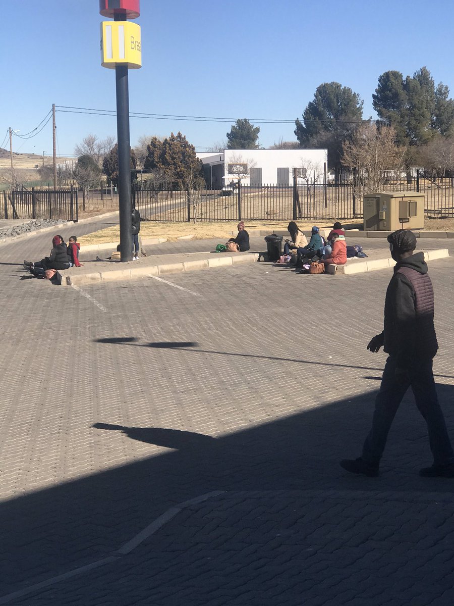 MissZeekay's tweet photo. This is how disgusted I am of @Eagleliner @intercity we have been stranded since 4am when the bus started leaking oil from the engen @gentlesoul0123

A thread https://t.co/ns4j1THpns