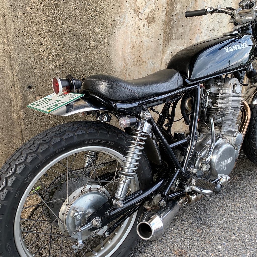 2persenter's tweet photo. 2%ER No.41 SR400 street.
もう12年くらい前にオーダーもらって制作してずっとこの姿で乗ってくれてるSR。
Web▶️ https://t.co/3ZQ9mWoGij
#sr400 #sr500 #custombike #sr400カスタム #sr400custom #2presenter #2percenter #bobber #srcustom #ツーパーセンター #ボバー #カスタムバイク https://t.co/HzC7jyzJAe