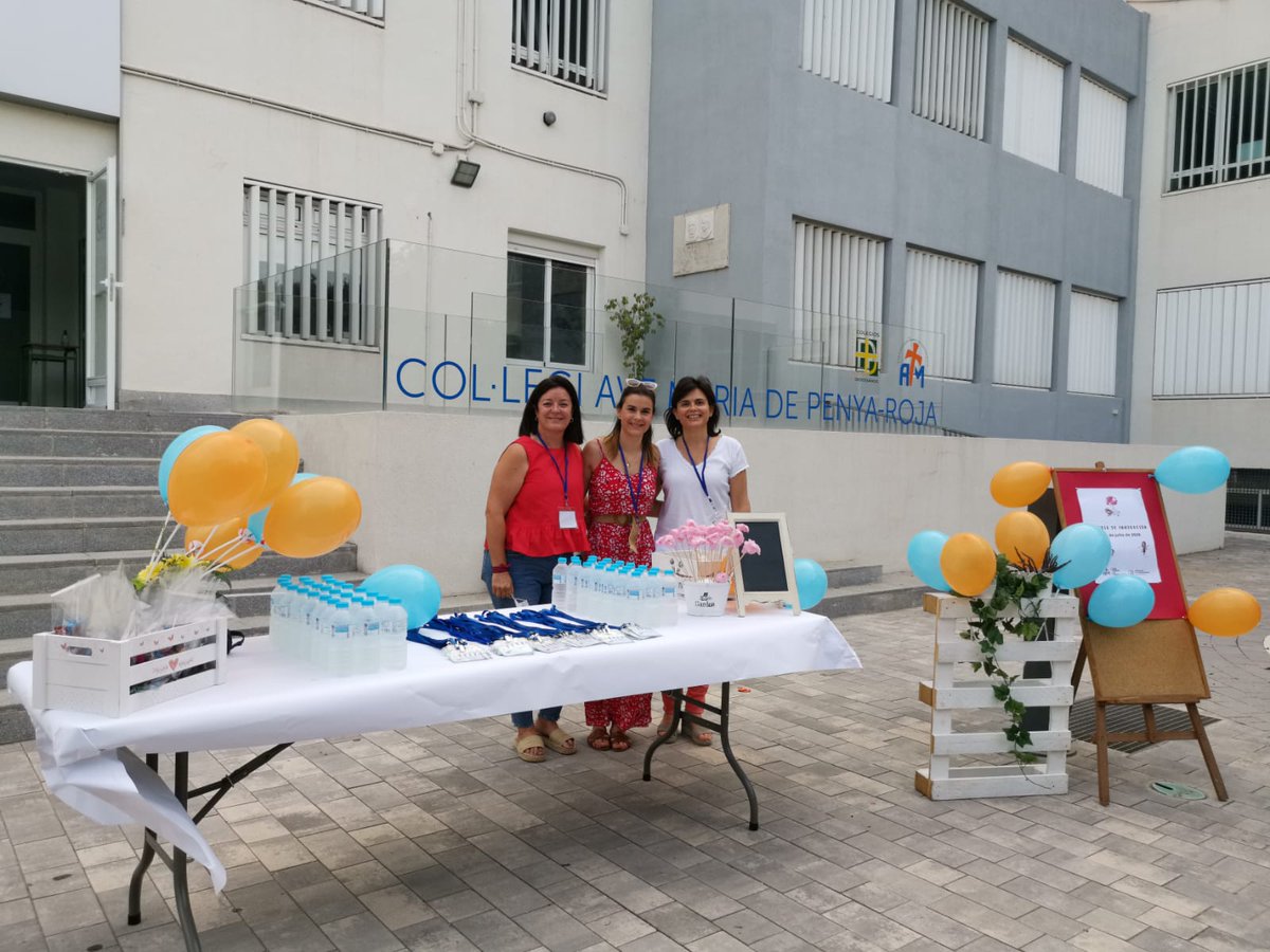 Annegarridop's tweet photo. I Feria de Innovación de nuestro cole @penyaroja_vlc ! Con mis super compis @VictoriaLlopis y @Teresajic. Una pasada de claustro...Hemos disfrutado mucho. @GoogleForEdu @Mentimeter @porlainnovacion @Acer_Education @campuspdi https://t.co/8YWGxWRZ4T