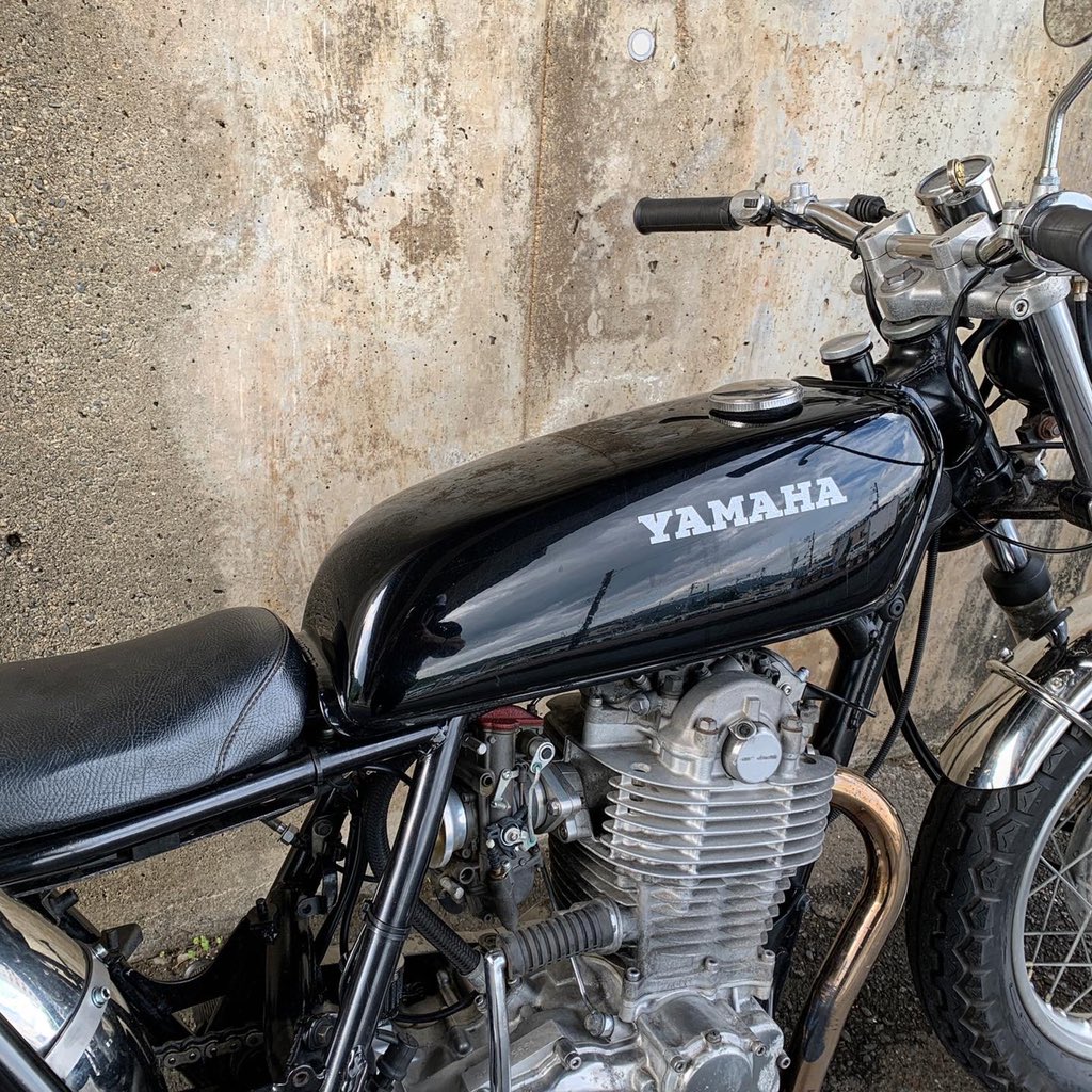 2persenter's tweet photo. 2%ER No.41 SR400 street.
もう12年くらい前にオーダーもらって制作してずっとこの姿で乗ってくれてるSR。
Web▶️ https://t.co/3ZQ9mWoGij
#sr400 #sr500 #custombike #sr400カスタム #sr400custom #2presenter #2percenter #bobber #srcustom #ツーパーセンター #ボバー #カスタムバイク https://t.co/HzC7jyzJAe