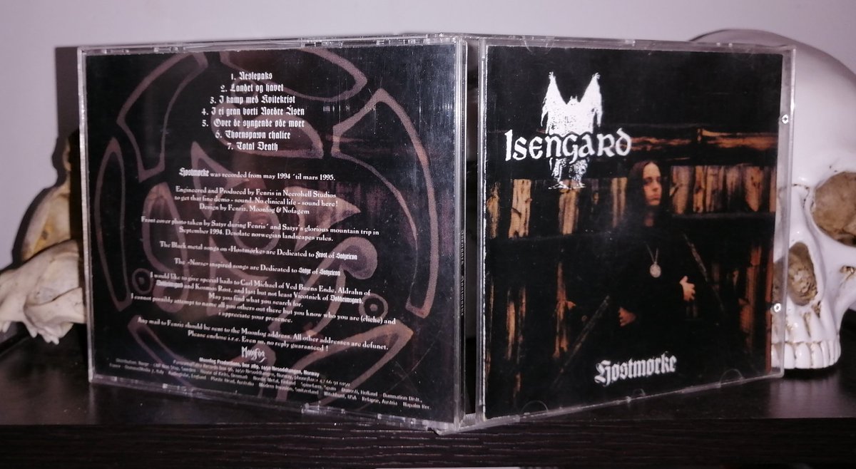 cvidal_EstuansI's tweet photo. Julio 3 de 1995 #Isengard 🇧🇻 lanza su segundo álbum "Høstmørke" Grabado entre mayo de 1994 y Marzo de 1995. Ing y produccion en #NecrohellStudios
#UnDiaComoHoyEnElMetal
#NorwegianBlackMetal
#FolkBlackMetal
#Fenriz
#Moonfog https://t.co/j0tTU5bkmo