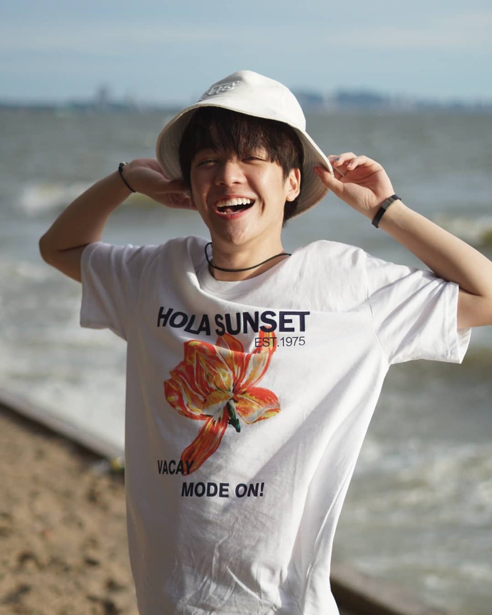 cooheartt's tweet photo. 🌻💛love u 3000 #WellDone1MxCooheartIG https://t.co/lpd5BUDE4n