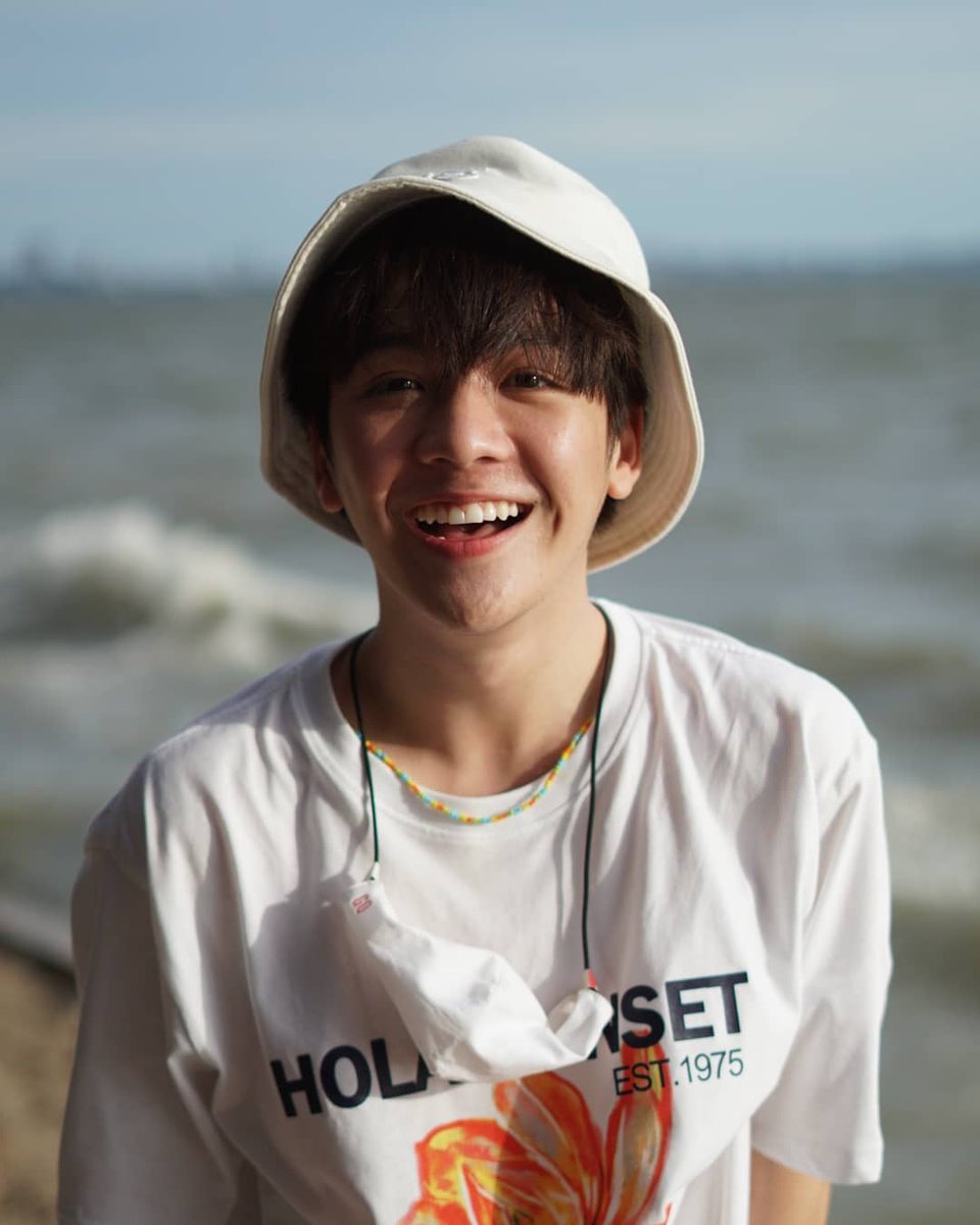 cooheartt's tweet photo. 🌻💛love u 3000 #WellDone1MxCooheartIG https://t.co/lpd5BUDE4n
