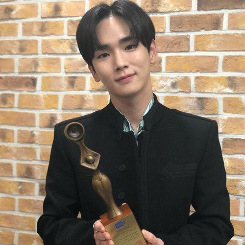 Kibum won Best Rookie award at 2017 Grimae Award for his acting in LookOut..its a prestigious award voted only by directors.