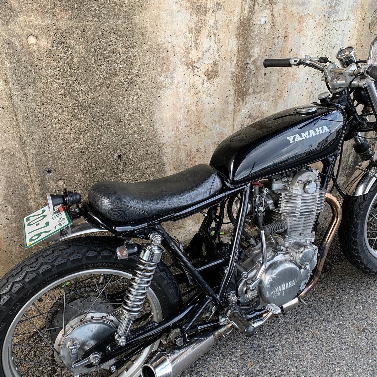 2persenter's tweet photo. 2%ER No.41 SR400 street.
もう12年くらい前にオーダーもらって制作してずっとこの姿で乗ってくれてるSR。
Web▶️ https://t.co/3ZQ9mWoGij
#sr400 #sr500 #custombike #sr400カスタム #sr400custom #2presenter #2percenter #bobber #srcustom #ツーパーセンター #ボバー #カスタムバイク https://t.co/4iydl872JD