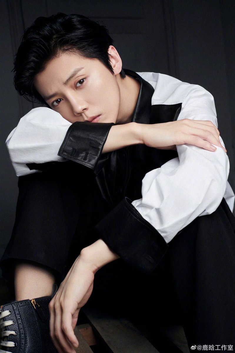beloved0420's tweet photo. [03072020] ลู่หานสตูดิโออัพเวยป๋อ: ผ่านไป 7 ชั่วโมง ร้องเพลงใหม่ Sensitive ได้แล้วรึยัง? อย่าเสียเวลาซ้อม เวลาของพวกเรามีไม่มากแล้ว นี่คือ.....ผู้งดงามที่สุดในทุ่งดอกไม้ 🐱🐶🐱🐱 #Luhan #LuhanSensitive https://t.co/sM9uDuUSsf