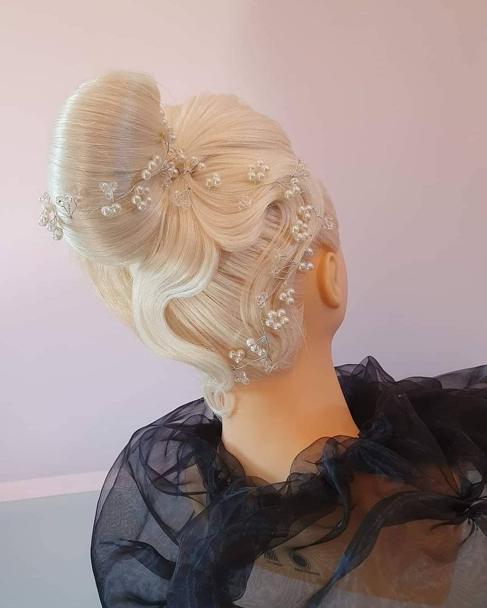 IMAValdOise's tweet photo. Que pensez-vous des #chignons de nos #apprentis coiffeurs ? Magnifique n'est-ce pas ? 😍
👉 Vous souhaitez vous former à la #coiffure inscrivez-vous vite à l'IMA95 : https://t.co/NA6tc3H970
👉 Vous pouvez assister à notre JPO virtuelle mardi 7 juillet #apprentissage #formation https://t.co/HsdFmsMolh