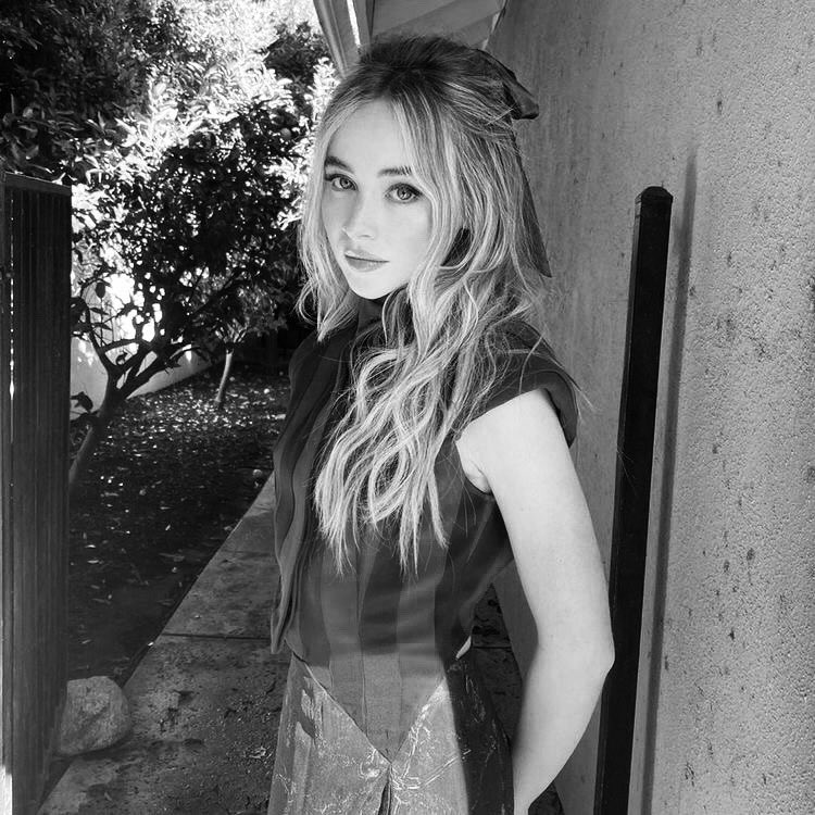 ㅤ * hello, the name is Sabrina Carpenter and I’m hiring a bunch of new mutu...