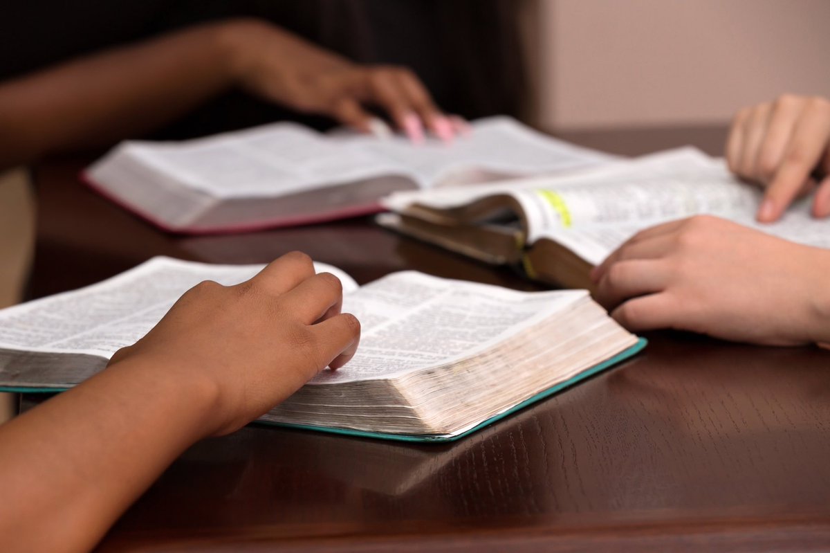 prertonkohler's tweet photo. #LESAdv| Não podemos perder o foco na missão, em qualquer situação. “Por que todos os evangelhos terminam com uma ordem semelhante? (Mt 28:18-20; Mc 16:15,16; Lc 24:46-49; Jo 20:21). O que isso significou para aqueles cristãos do primeiro século e o que deve significar para nós?” https://t.co/cV1HMhcFad