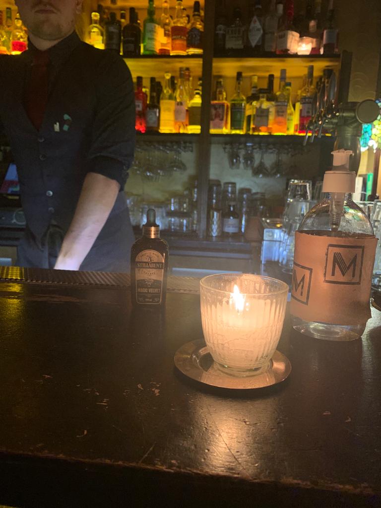 ODK_Orsadrinks's tweet photo. #Stillabunt à Paris 🇫🇷 We love to see it! 😍

If you want to know more about our latest addition, Stillabunt Magic Velvet, then drop us a message below 👇

#Cocktails #cocktailfoamer #cocktail #bartenders #bartending #barista #baristas #bartenderlife #barman #drinkinspiration https://t.co/H2McnqGnuN
