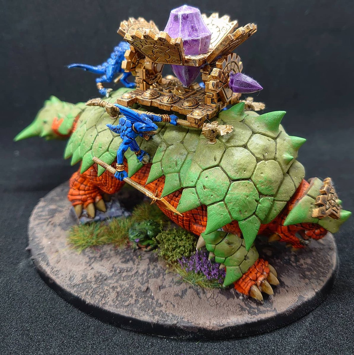 Bradalads's tweet photo. My pretty boys together, I've had a lot of fun painting the pair of them. I'm pleased I did them different, I think it really works well
#PaintingWarhammer #WarhammerCommunity #Warmongers  #seraphon #wepaintminis #bastiladon #idratherbeshiny https://t.co/5HX2IVuHiN