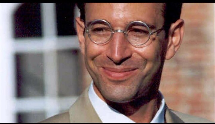 Wall street journal journalist Daniel Pearl was assassinated in Feb 2002 in Karachi. He was uncovering the reality of controversial war on terror in Pakistan & also exposing the network of militants. #WarOnTerrorMemorie