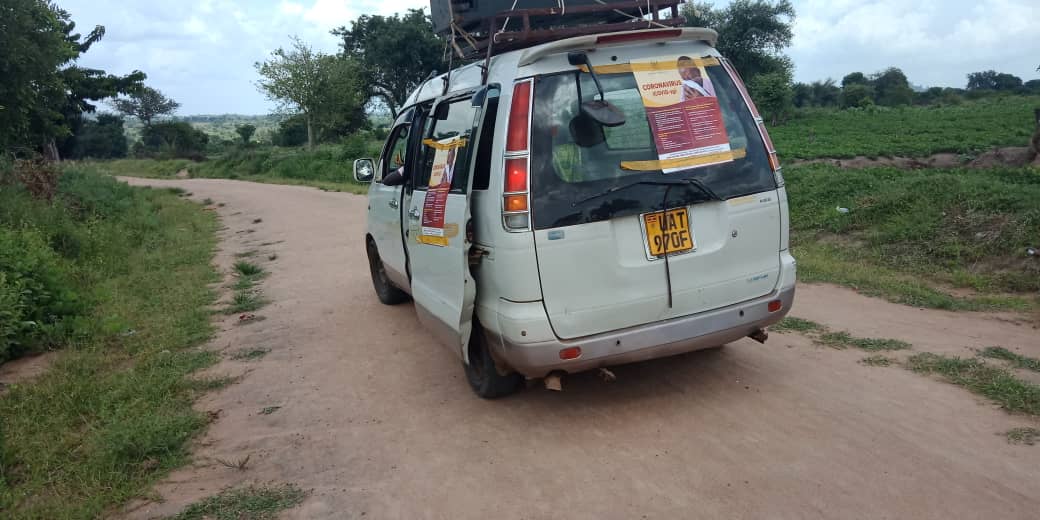 peace_rights's tweet photo. This week, RfP and YANO’s #COVID19 awareness campaign moved to Baratuku refugee settlement in Adjumani, Uganda, where they are continuing to share information on COVID-19, targeting #misinformation and promoting peace through the #StaySafeStayUnited message https://t.co/dIsWOYLGOL
