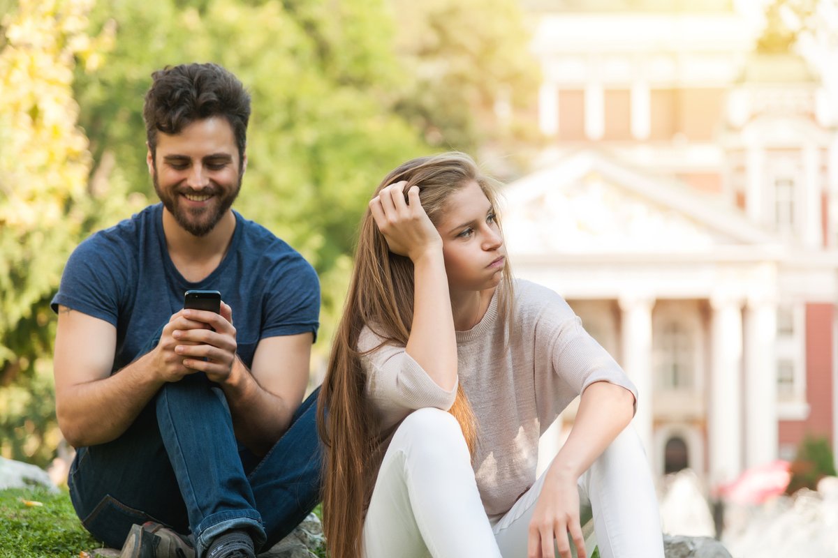 singlewarehouse's tweet photo. Have you ever been #Phubbed ?! We all have in this date of technology Maybe it's because of anxiety on a date or while out with friends? We've got just the thing to save you
Check it out! https://t.co/IK1SADmgQi

#DatingHelp #NoAnxiety #DontPhubMe https://t.co/KzTweNVA7R