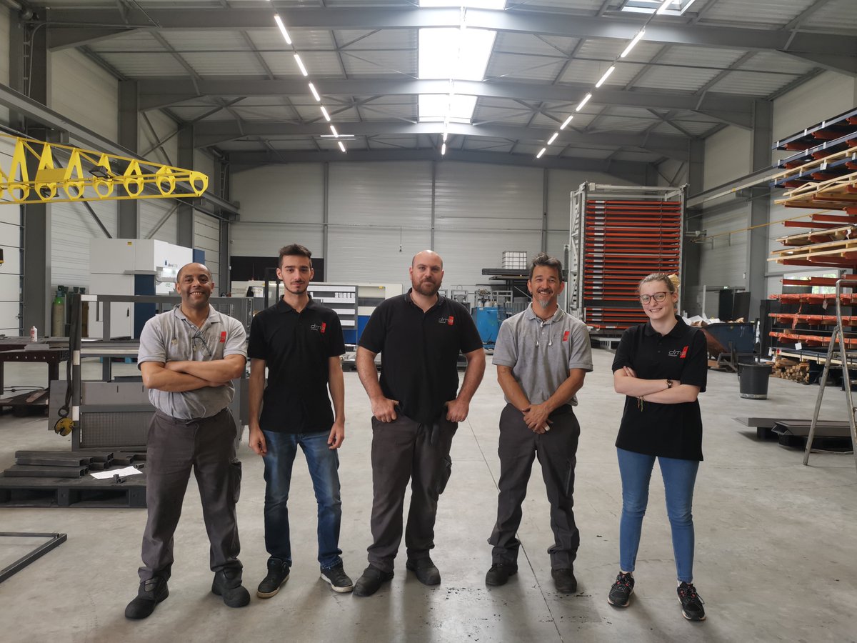 DMAGroupe's tweet photo. Présentation de notre belle équipe de chaudronniers ! 😍 https://t.co/Hcdo7frUPf
