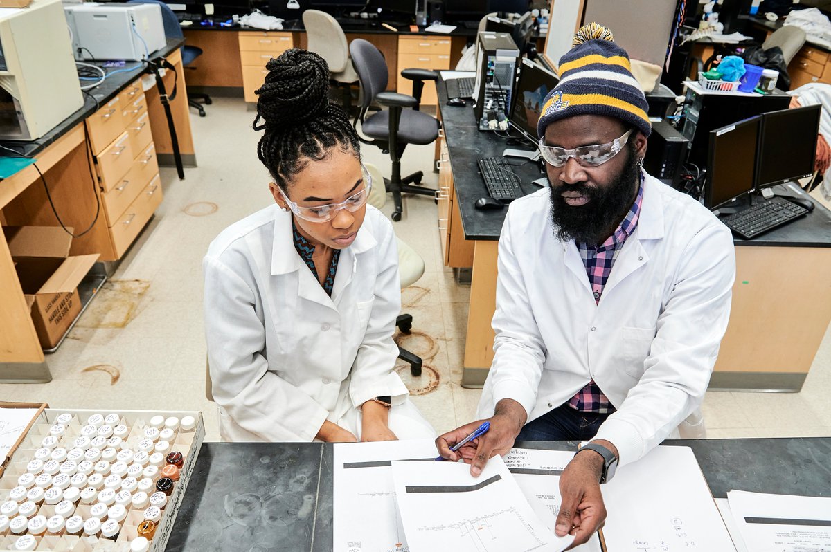 nadjacech's tweet image. Congratulations to Derick Jones @Derick_Devon for acceptance of their first author paper in Journal of Microbiological Methods, a collaboration with  @Horswill_Lab. This is well deserved recognition of Derick&apos;s outstanding science. #cechlab @cvpelzer