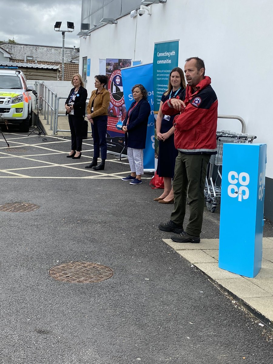 Connecting the community #ItsWhatWeDo great to be part of launching project Herbert today - a scheme supporting people with dementia devon-cornwall.police.uk/News/NewsArtic… <a href="/CatherineChatt/">Catherine Chattwood</a> @chrisar42874634 <a href="/ColinOlver4/">Colin Olver</a> <a href="/PeterBatt3/">Peter Batt</a>