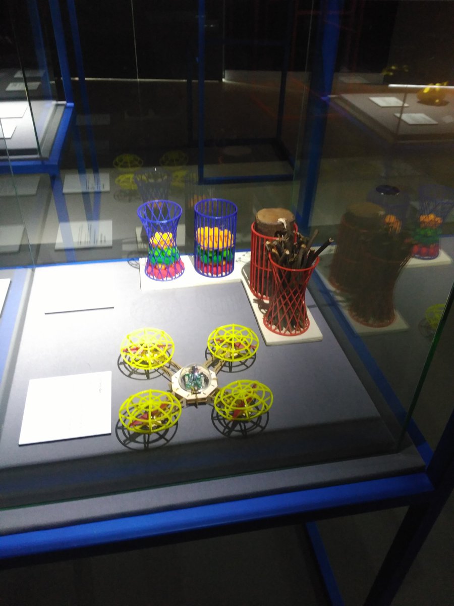 El proyecto “Geometría Aplicada”, realizado por los investigadores del CITIC Paula Castro, Adriana Dapena y Francisco Vázquez Araújo ya se puede visitar de nuevo en el <a href="/muncyt/">Museo Ciencia+Tecno</a> Coruña, que ha abierto de nuevo sus puertas el 1 de julio.
➡️ bit.ly/31I7b7I