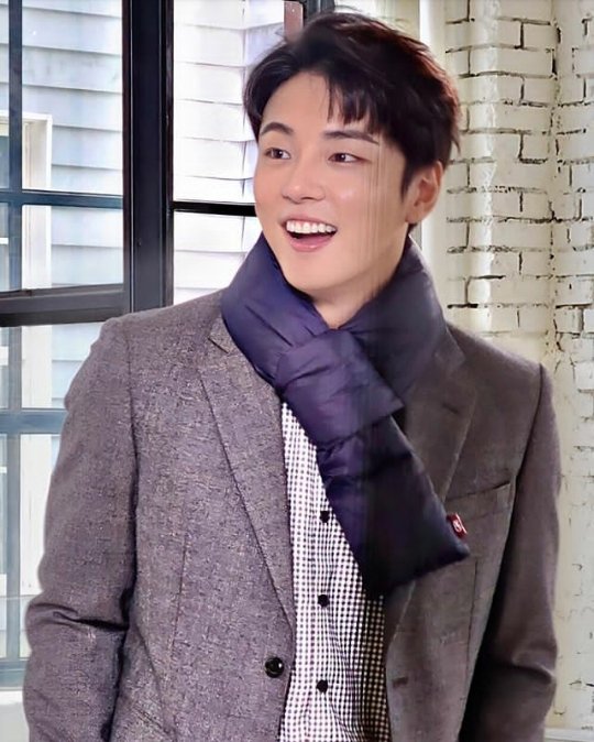 edsiyoon's tweet photo. Something about you is just sooo addictive.😍🤗😊💛
#윤시윤 #ユンシユン #尹施允 #yoonsiyoon #yoonshiyoon
#multitalentedsiyoon #wittysiyoonie #mrniceguy #lovablesiyoon #handsomeoppa #adorableoppa #hottieoppa #cleversiyoon
#MahalKitaSiyoonie ❣😍😘🤗
Rooting For You Always https://t.co/H1kWskdCSP
