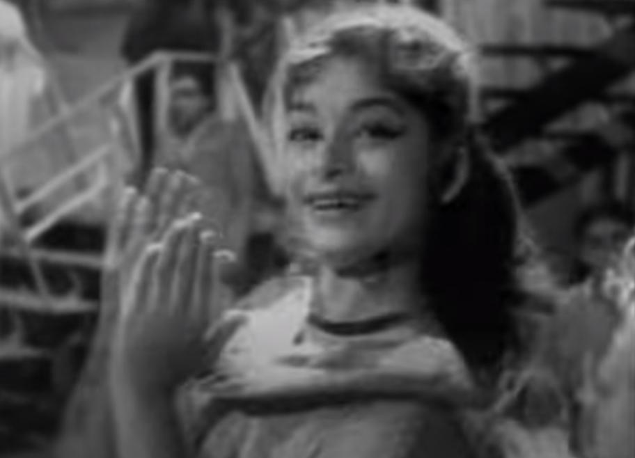 Saroj Khan is a story of struggle, from BlinkandMiss Face in dozens of group dancers, to a lead dancer on a few occasions, to assistant choreographer, to d Dancing Queen who ruled the courtA song she earned just one frame  #BedardZamanaKyaJaane #RIP 