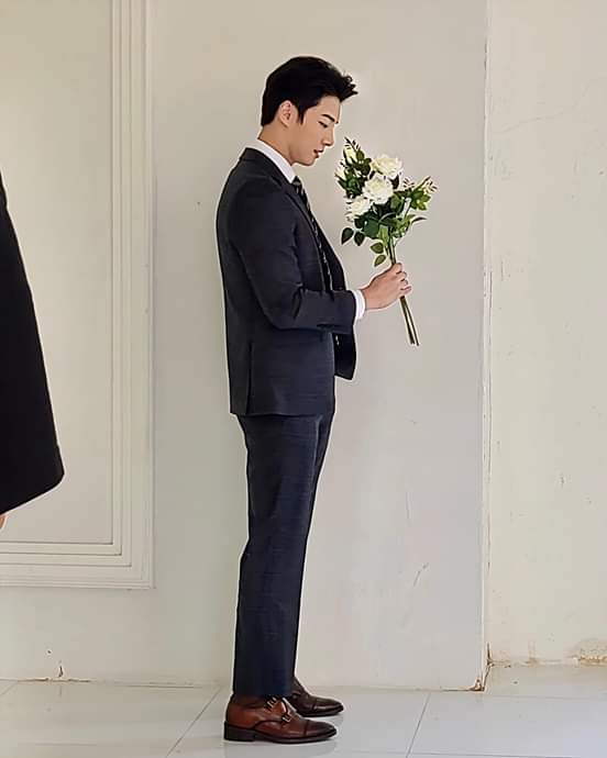 edsiyoon's tweet photo. Something about you is just sooo addictive.😍🤗😊💛
#윤시윤 #ユンシユン #尹施允 #yoonsiyoon #yoonshiyoon
#multitalentedsiyoon #wittysiyoonie #mrniceguy #lovablesiyoon #handsomeoppa #adorableoppa #hottieoppa #cleversiyoon
#MahalKitaSiyoonie ❣😍😘🤗
Rooting For You Always https://t.co/H1kWskdCSP